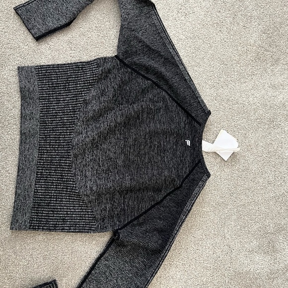 Fabletics Seamless Long-Sleeve Top- NWT- XL - Picture 6 of 8